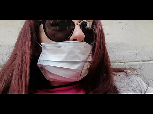 ❤️ Nicoletta se pomstí svému sousedovi a vyčůrá se mu do garáže (Speciál Covid19 Italská karanténa) ❌ Krásné porno u nás