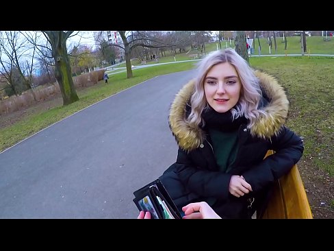 ❤️ Polyká cizí žhavé sperma za peníze - orál v parku Eva Elfie ❌ Krásné porno u nás